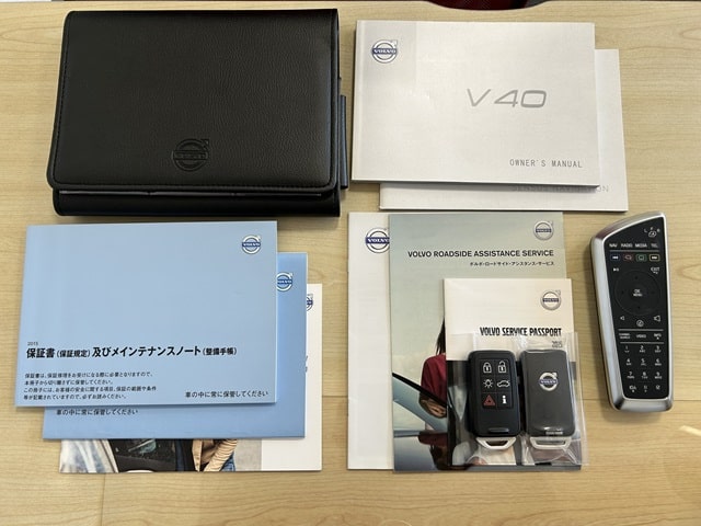 TOYSCAR ボルボ V40 T5 Rデザイン