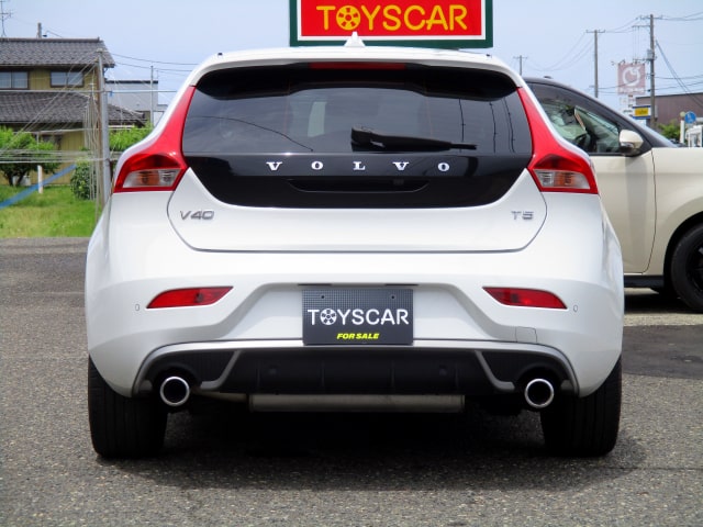 TOYSCAR ボルボ V40 T5 Rデザイン