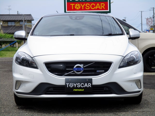 TOYSCAR ボルボ V40 T5 Rデザイン