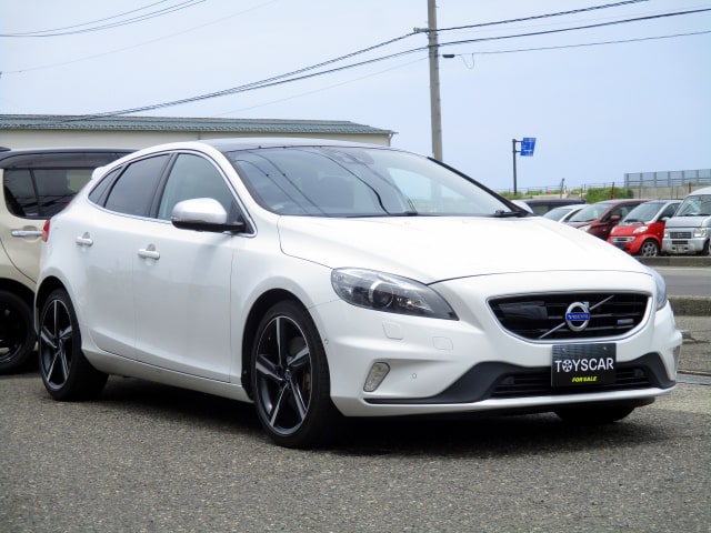 TOYSCAR ボルボ V40 T5 Rデザイン