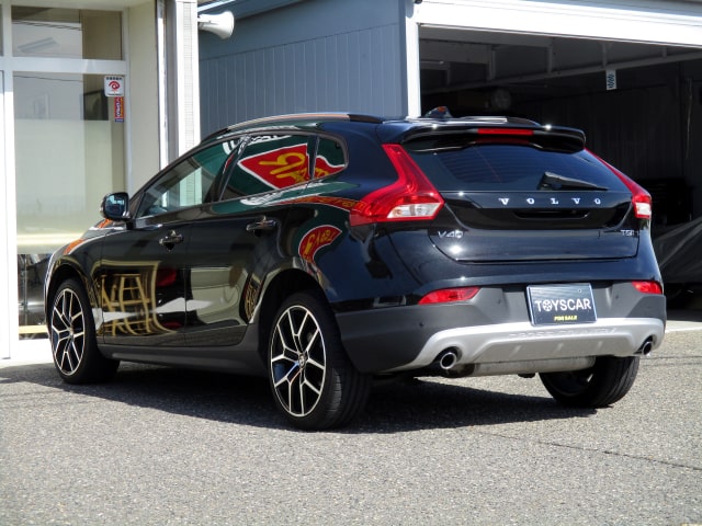 TOYSCAR ボルボ V40 クロスカントリー T5 AWD モメンタム