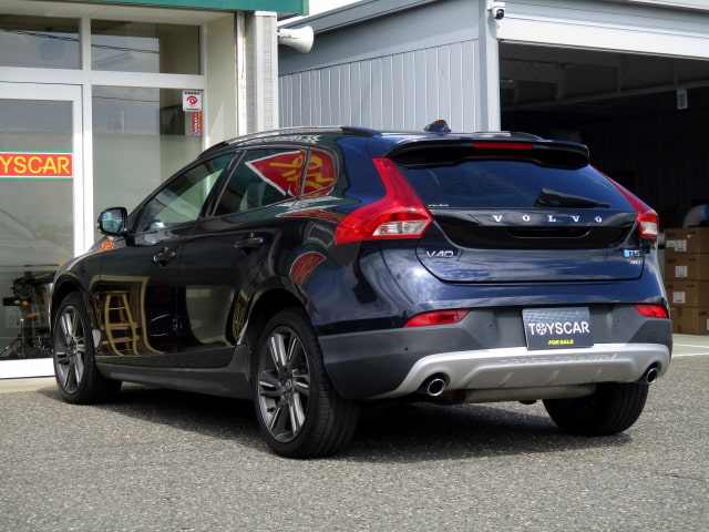 TOYSCAR ボルボ V40 クロスカントリー T5 AWD SE