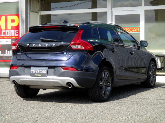TOYSCAR ボルボ V40 クロスカントリー T5 AWD SE