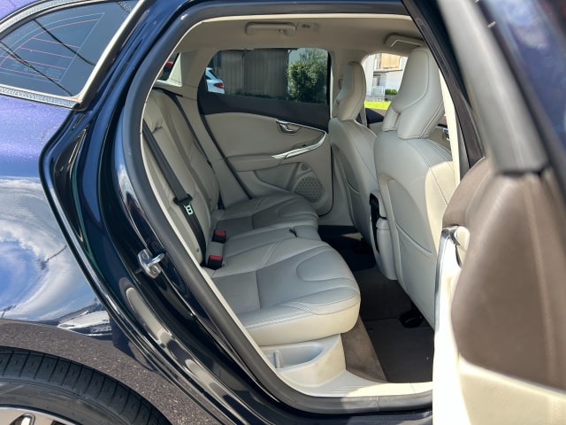 TOYSCAR ボルボ V40 クロスカントリー T5 AWD SE