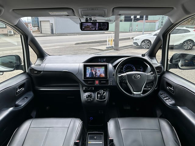 TOYSCAR トヨタ ヴォクシー ハイブリッドV