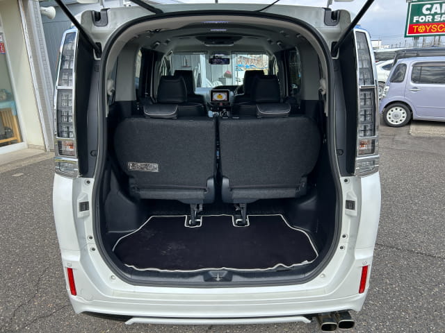 TOYSCAR トヨタ ヴォクシー ハイブリッドV